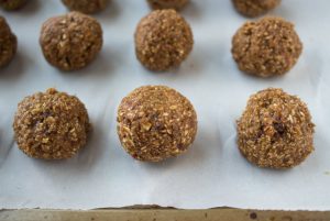 Apple Cinnamon Energy Balls