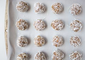 Nut-free Snack: Apple Cinnamon Energy Balls